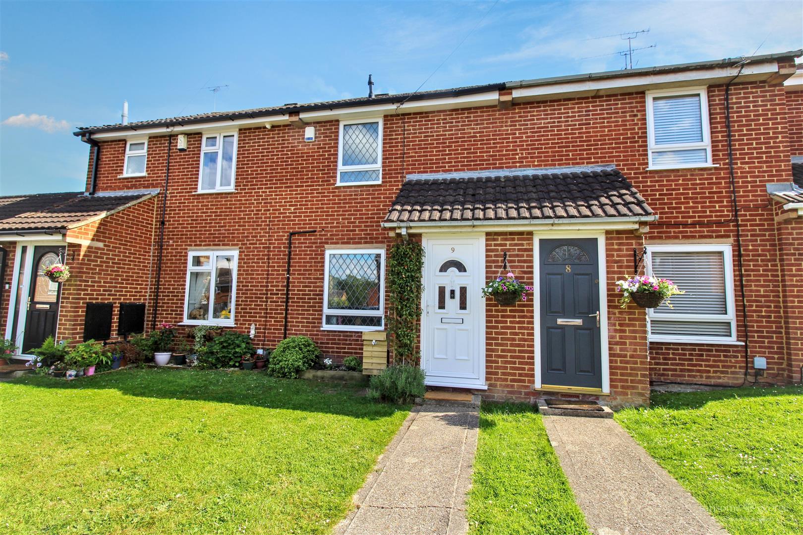 2 bed property in Minton Close, Reading